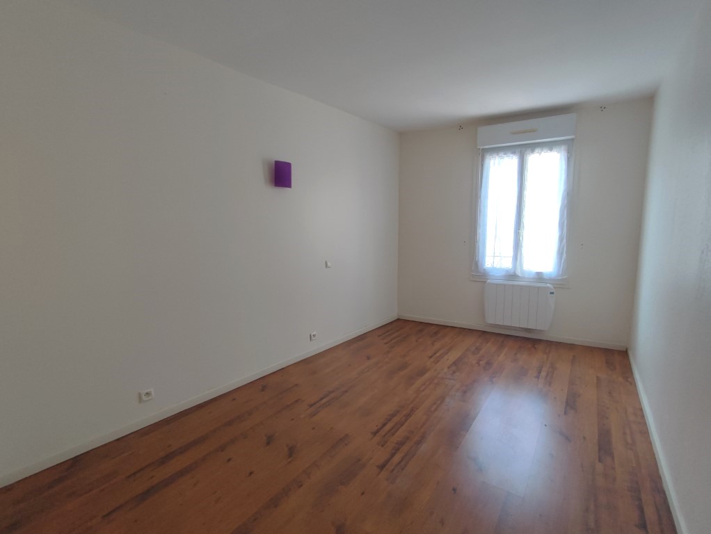 Immeuble à vendre  - 6 pièce(s) - 160m2 - Mortagne Sur Gironde (17120)
