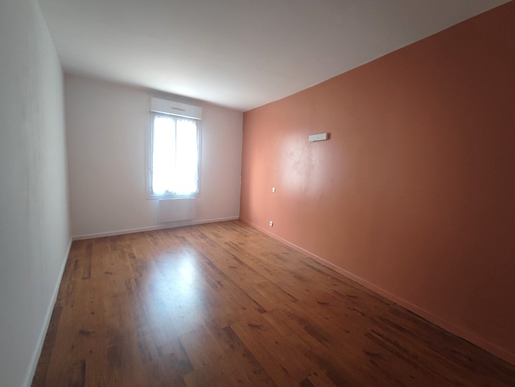 Immeuble à vendre  - 6 pièce(s) - 160m2 - Mortagne Sur Gironde (17120)