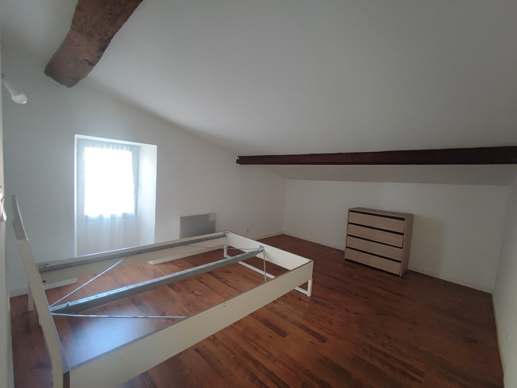 Immeuble à vendre  - 6 pièce(s) - 160m2 - Mortagne Sur Gironde (17120)