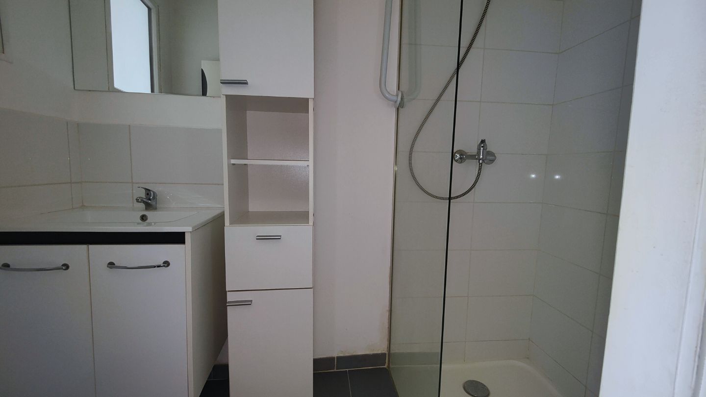 Appartement rénové à vendre  - 2 pièce(s) - 41m2 - Nîmes (30000)