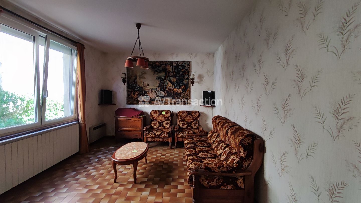 Maison à vendre  - 11 pièce(s) - 310m2 - Combeaufontaine (70120)