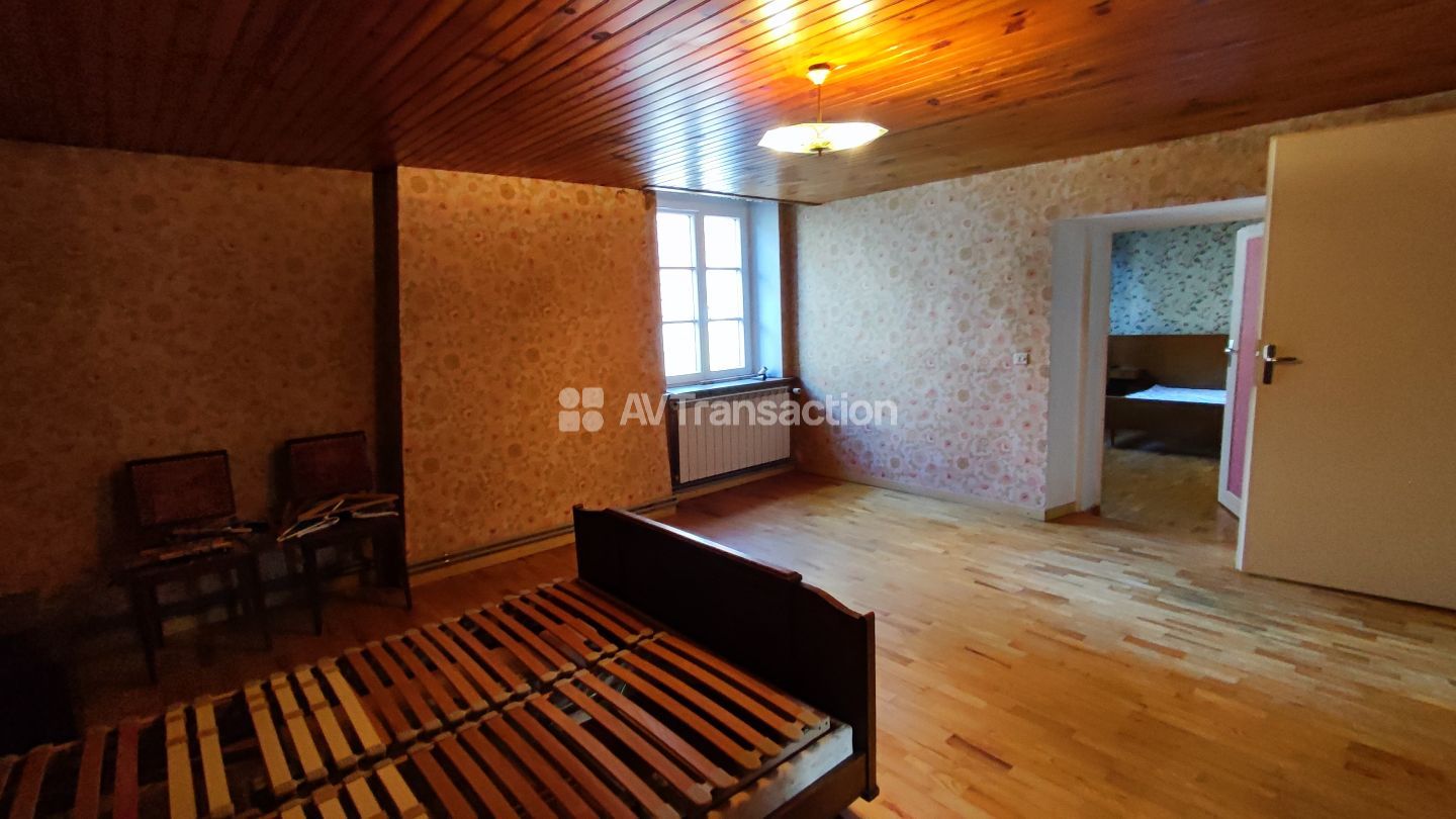 Maison à vendre  - 11 pièce(s) - 310m2 - Combeaufontaine (70120)