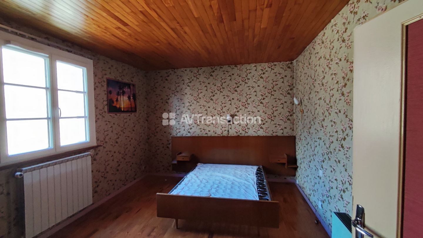 Maison à vendre  - 11 pièce(s) - 310m2 - Combeaufontaine (70120)