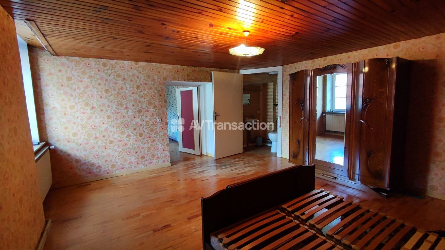 Maison à vendre  - 11 pièce(s) - 310m2 - Combeaufontaine (70120)