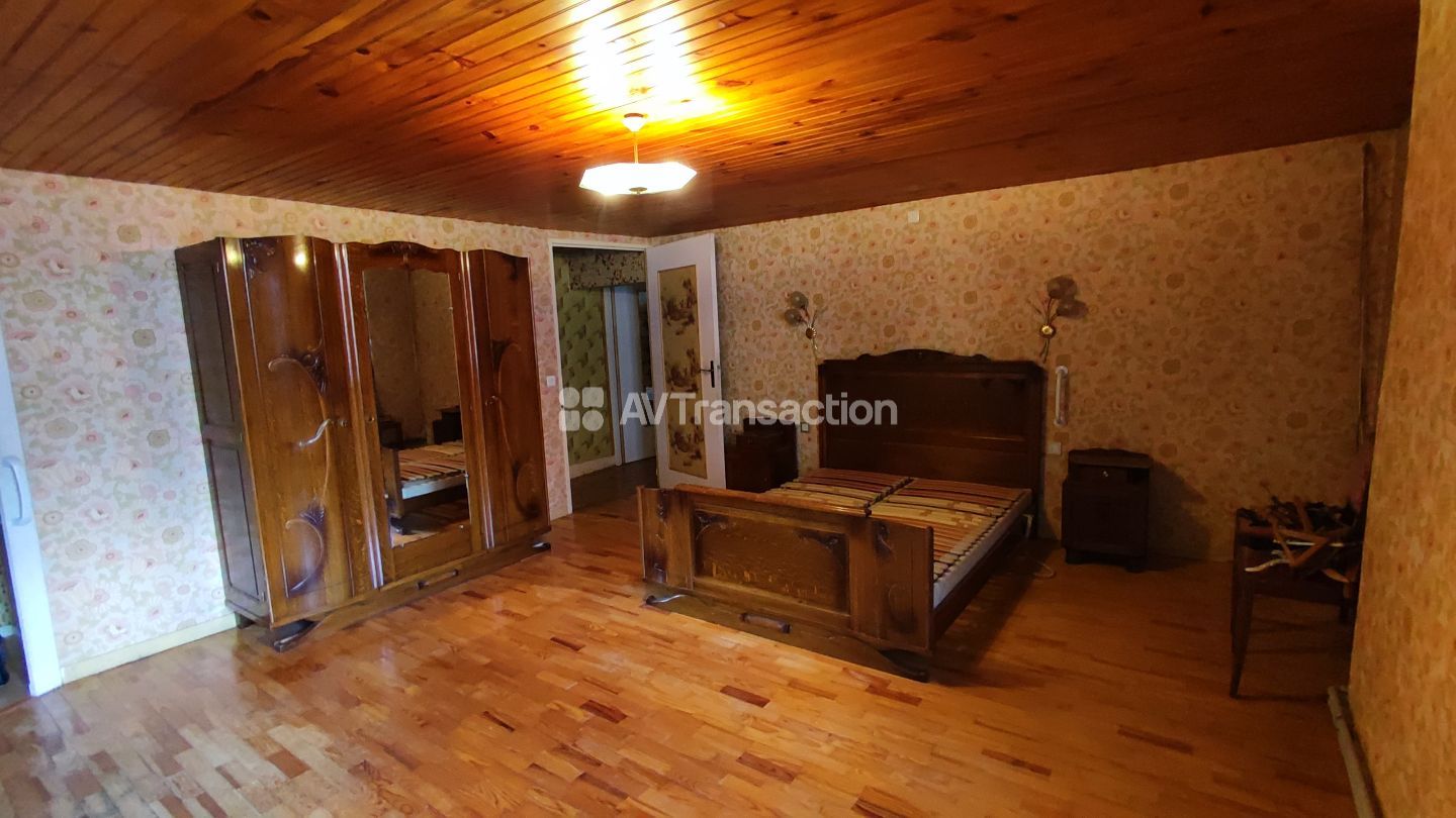 Maison à vendre  - 11 pièce(s) - 310m2 - Combeaufontaine (70120)