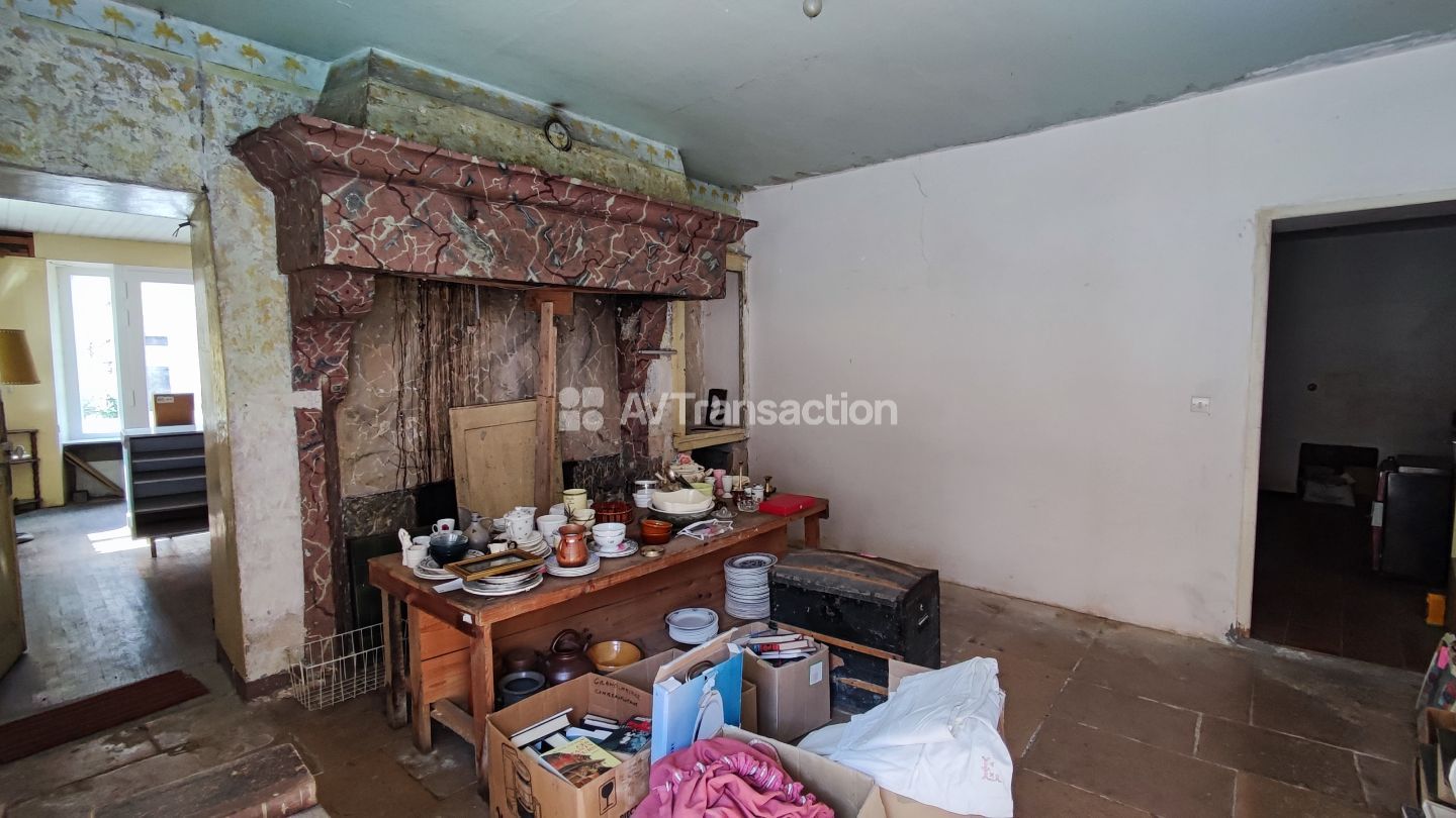 Maison à vendre  - 11 pièce(s) - 310m2 - Combeaufontaine (70120)