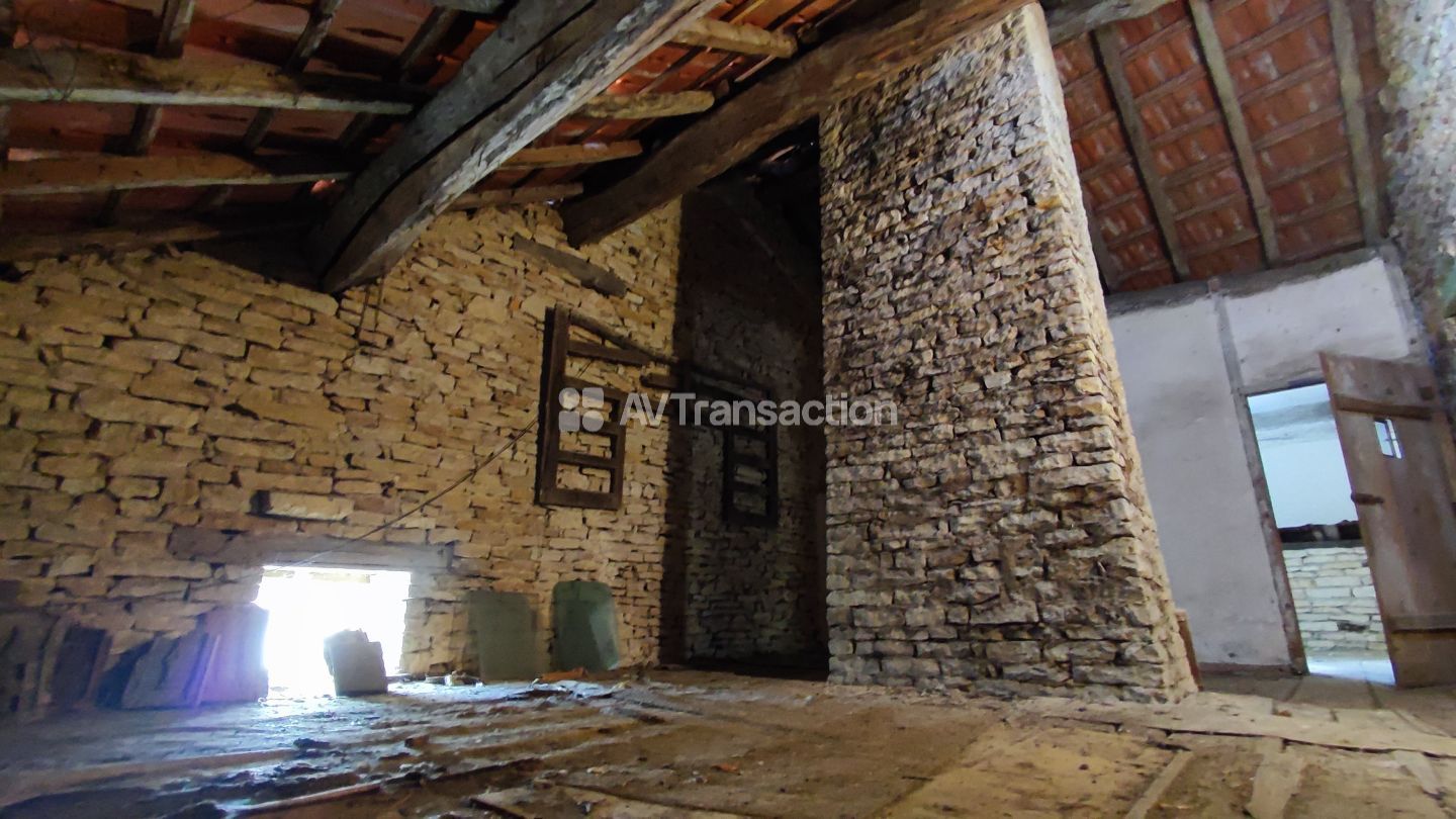 Maison à vendre  - 11 pièce(s) - 310m2 - Combeaufontaine (70120)