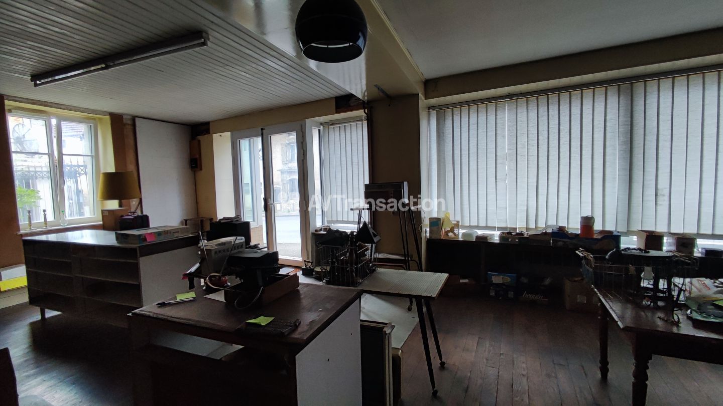 Maison à vendre  - 11 pièce(s) - 310m2 - Combeaufontaine (70120)