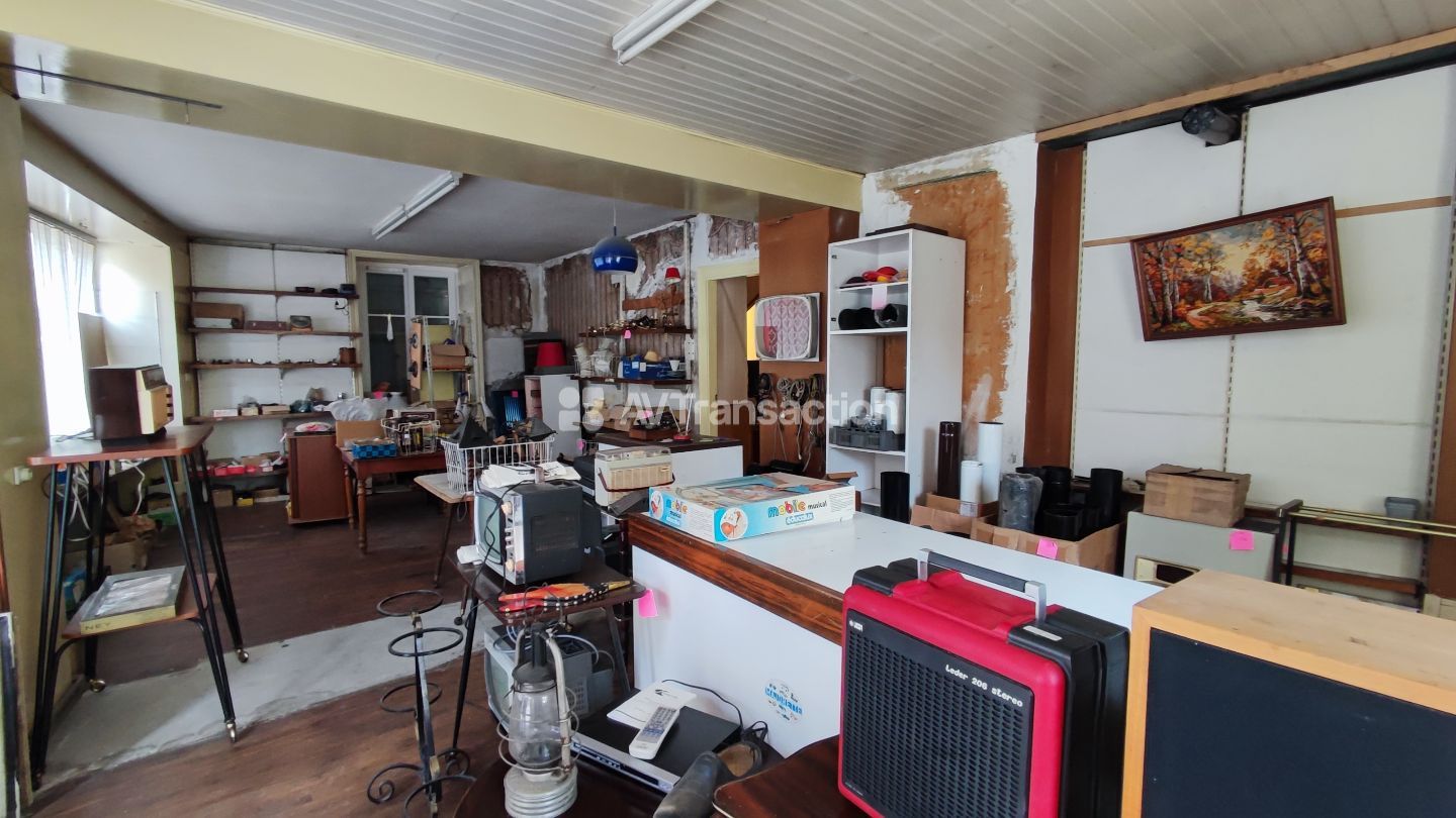 Maison à vendre  - 11 pièce(s) - 310m2 - Combeaufontaine (70120)