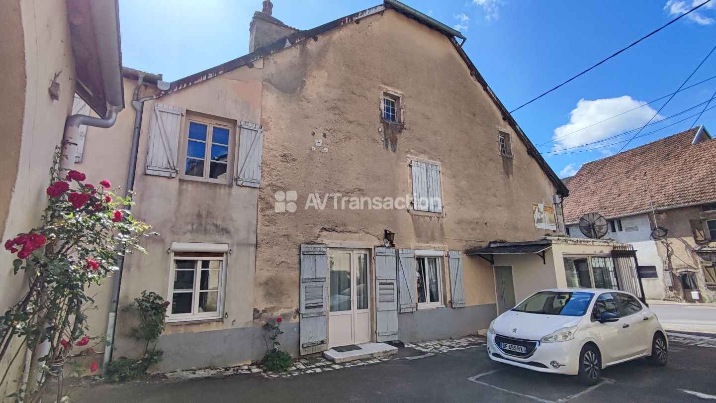 Maison à vendre  - 11 pièce(s) - 310m2 - Combeaufontaine (70120)