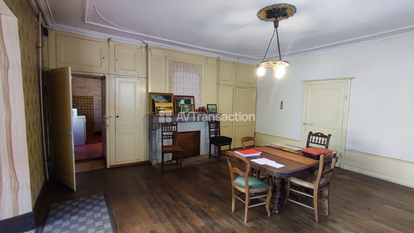 Maison à vendre  - 11 pièce(s) - 310m2 - Combeaufontaine (70120)