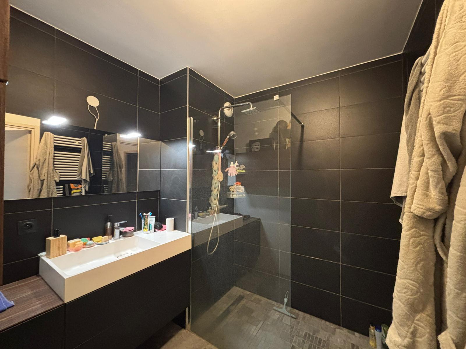 Appartement rénové à vendre  - 3 pièce(s) - 62m2 - Ambilly (74100)