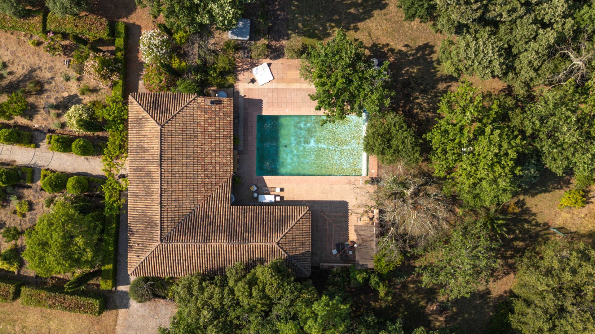 Domaine à vendre  - 14 pièce(s) - 630m2 - Le Cannet-des-maures (83340)