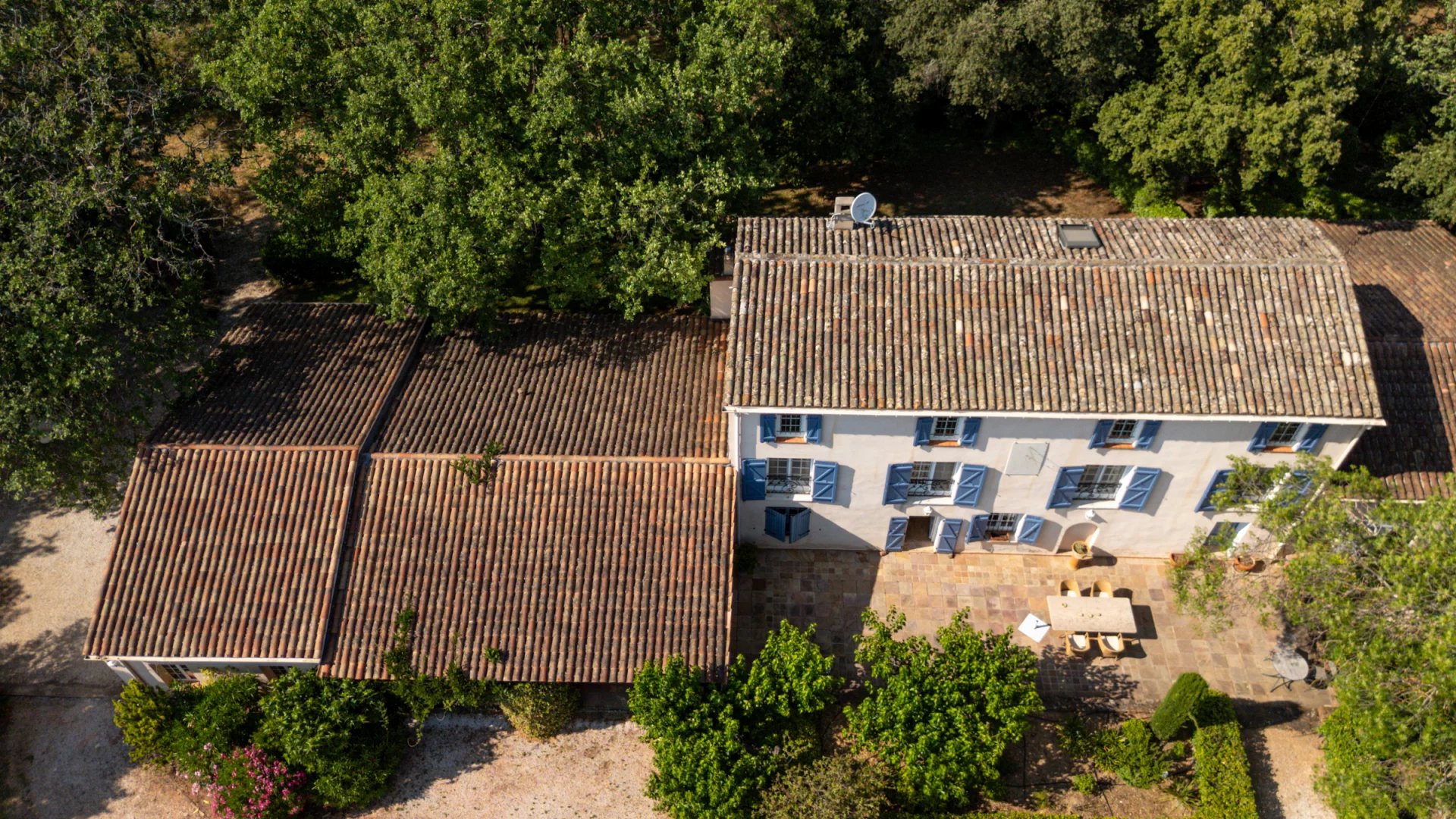 Domaine à vendre  - 14 pièce(s) - 630m2 - Le Cannet-des-maures (83340)