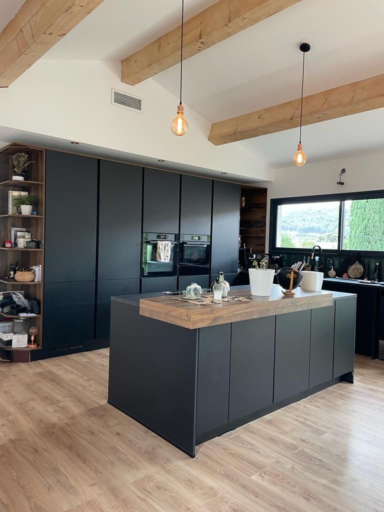 Maison à vendre  - 4 pièce(s) - 140m2 - La Cadière-d'azur (83740)