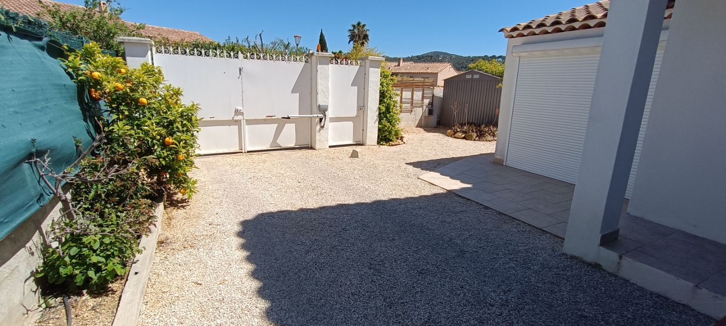 Maison à vendre  - 5 pièce(s) - 100m2 - Saint-cyr-sur-mer (83270)