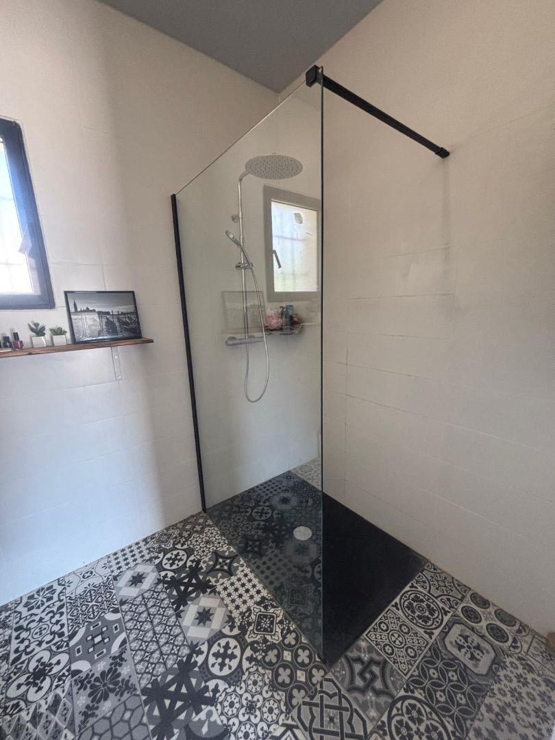 A vendre villa de plain pied la cadière d'Azur.