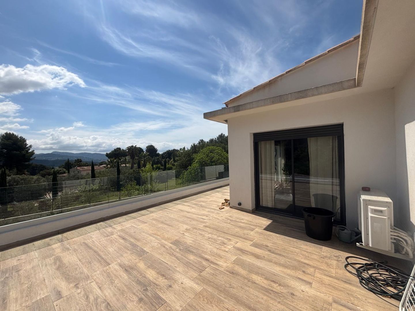 A vendre villa de plain pied la cadière d'Azur.
