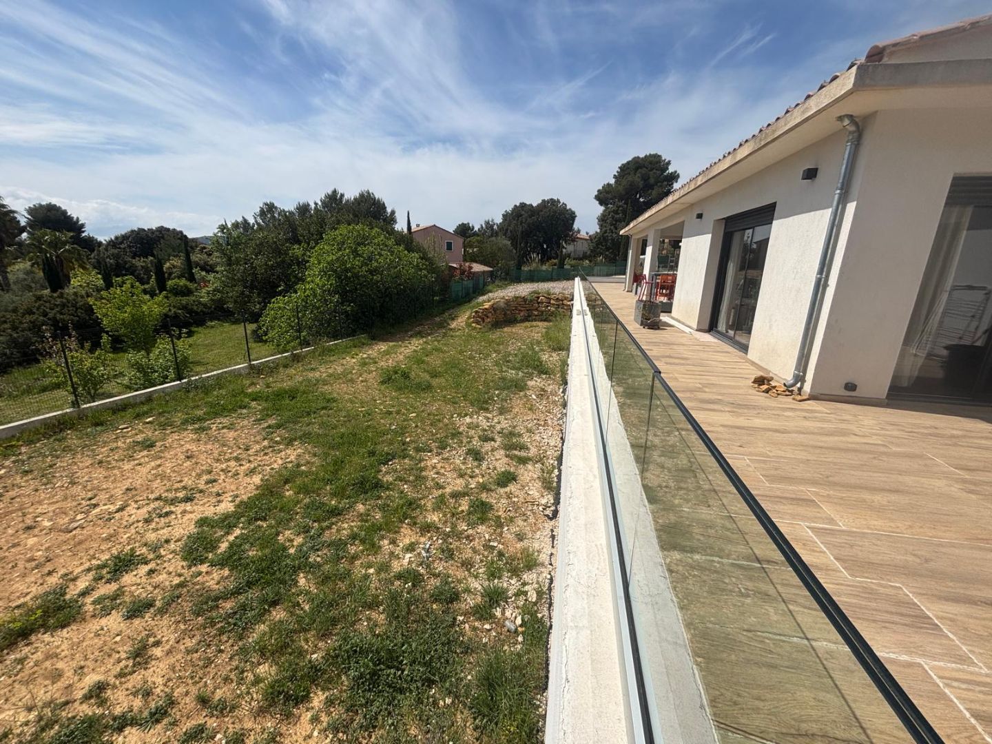A vendre villa de plain pied la cadière d'Azur.