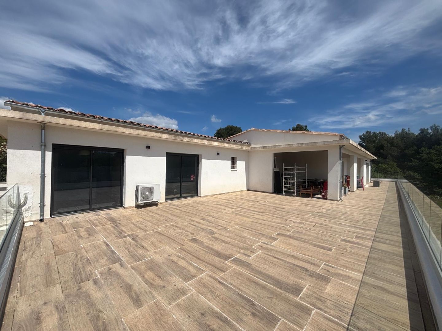 A vendre villa de plain pied la cadière d'Azur.