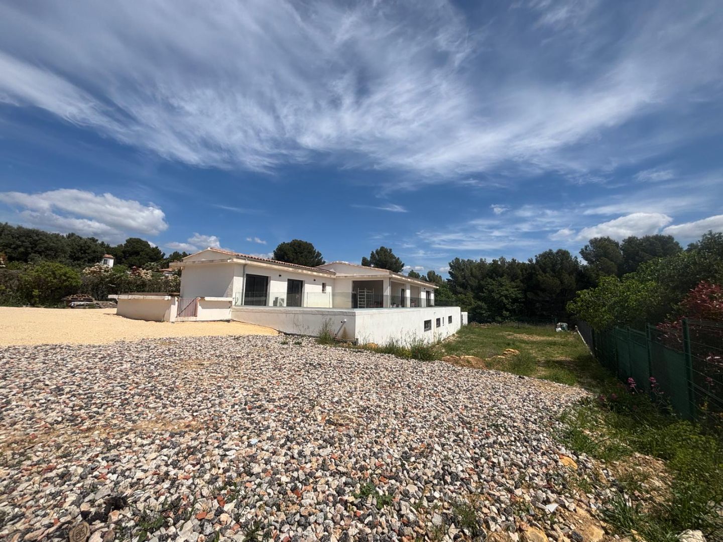 A vendre villa de plain pied la cadière d'Azur.