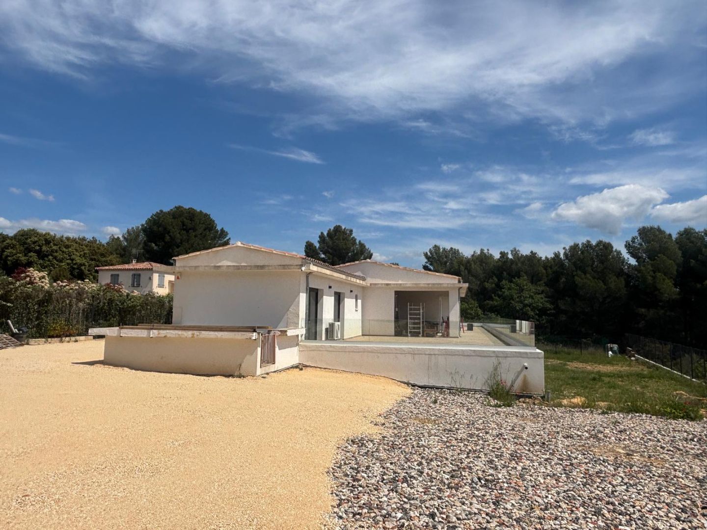 A vendre villa de plain pied la cadière d'Azur.