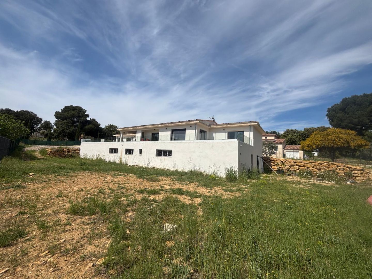 A vendre villa de plain pied la cadière d'Azur.