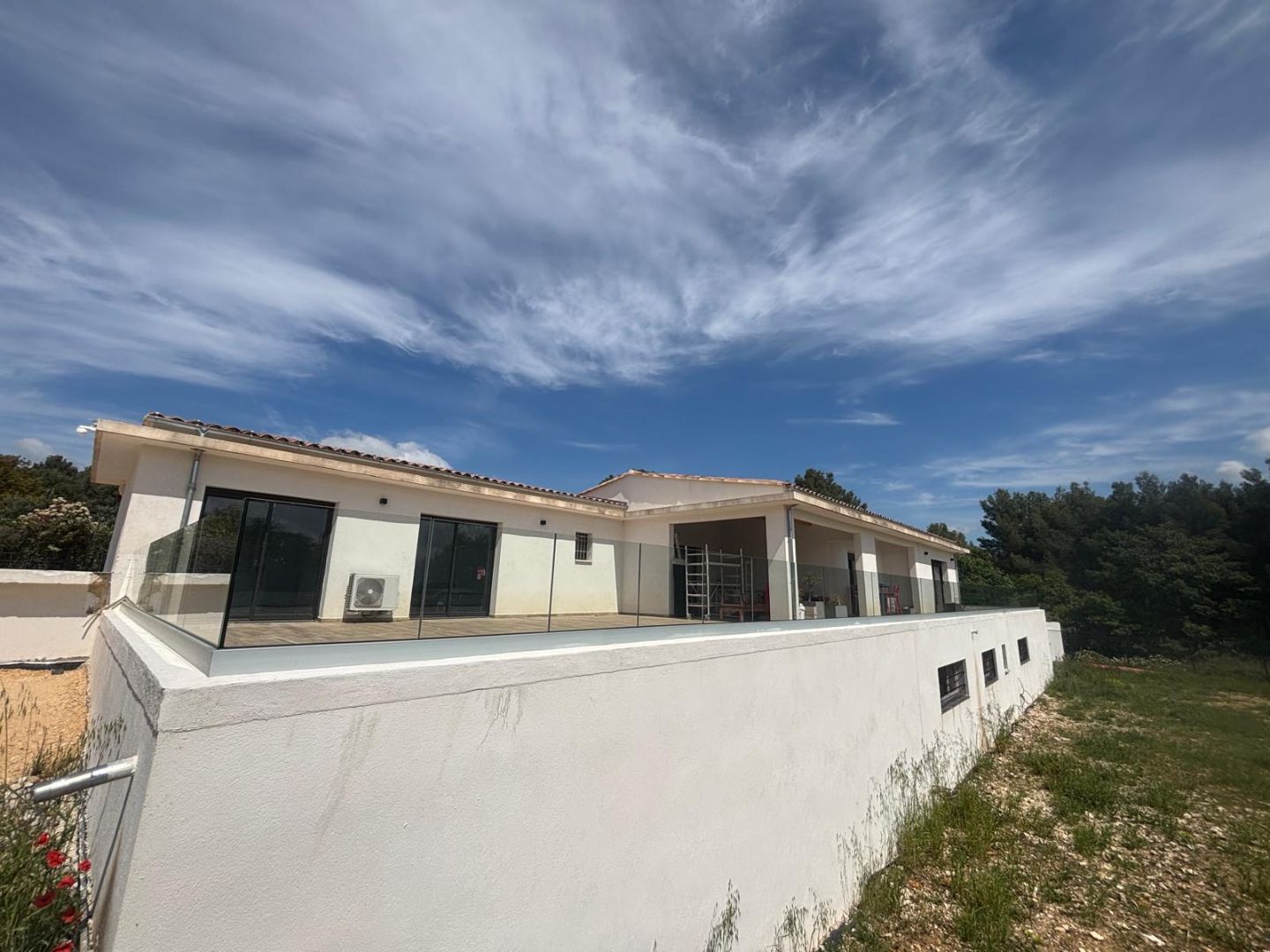 A vendre villa de plain pied la cadière d'Azur.