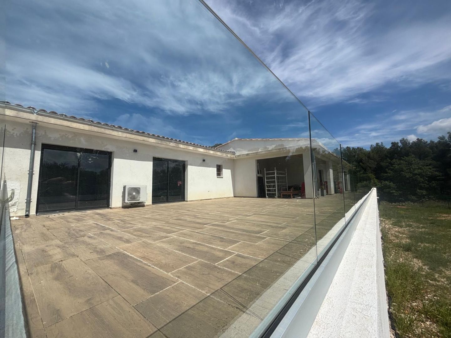 A vendre villa de plain pied la cadière d'Azur.