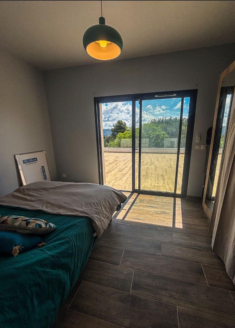 A vendre villa de plain pied la cadière d'Azur.