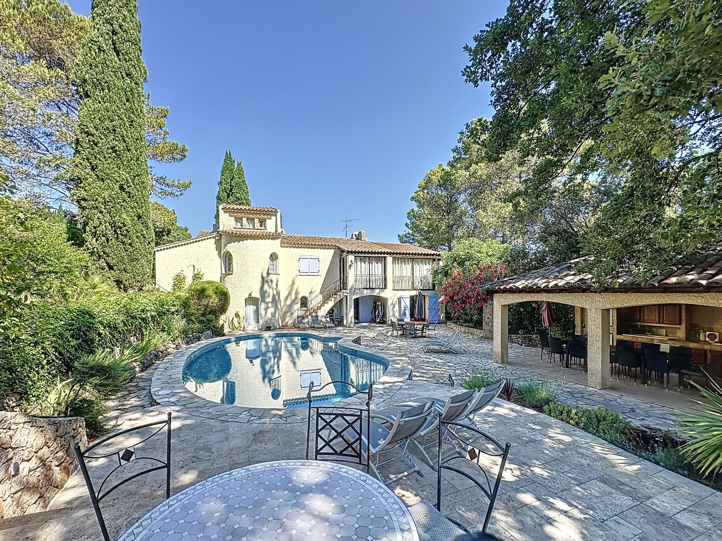 Grande villa de caractère en Provence avec piscineà Lorgues