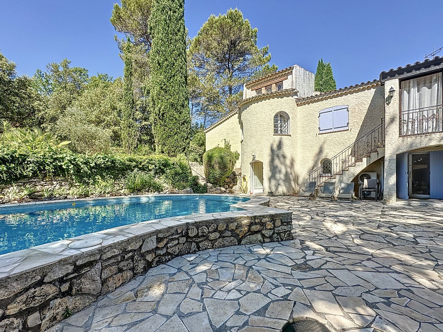 Maison à vendre  - 11 pièce(s) - 230m2 - Lorgues (83510)