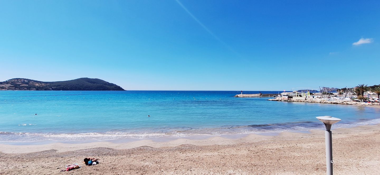 A vendre magnifique appartement type 4 en front de mer