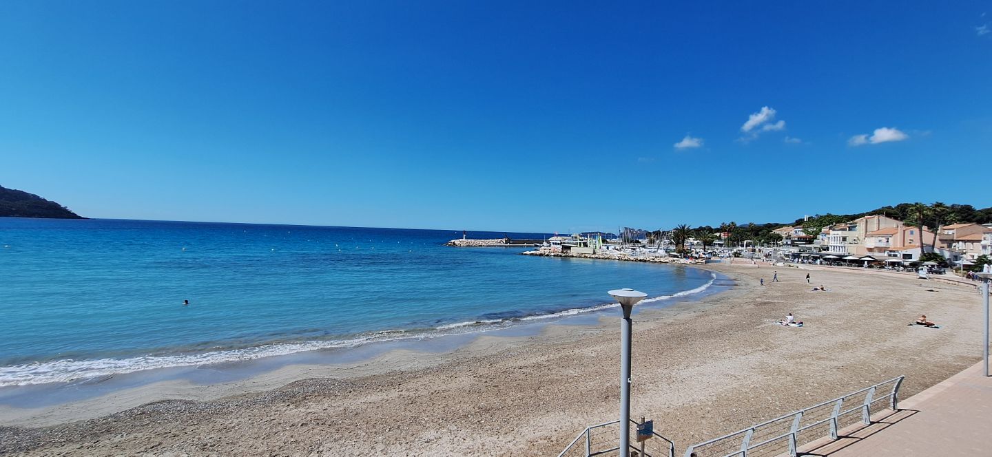Maison à vendre  - 4 pièce(s) - 78m2 - Saint-cyr-sur-mer (83270)