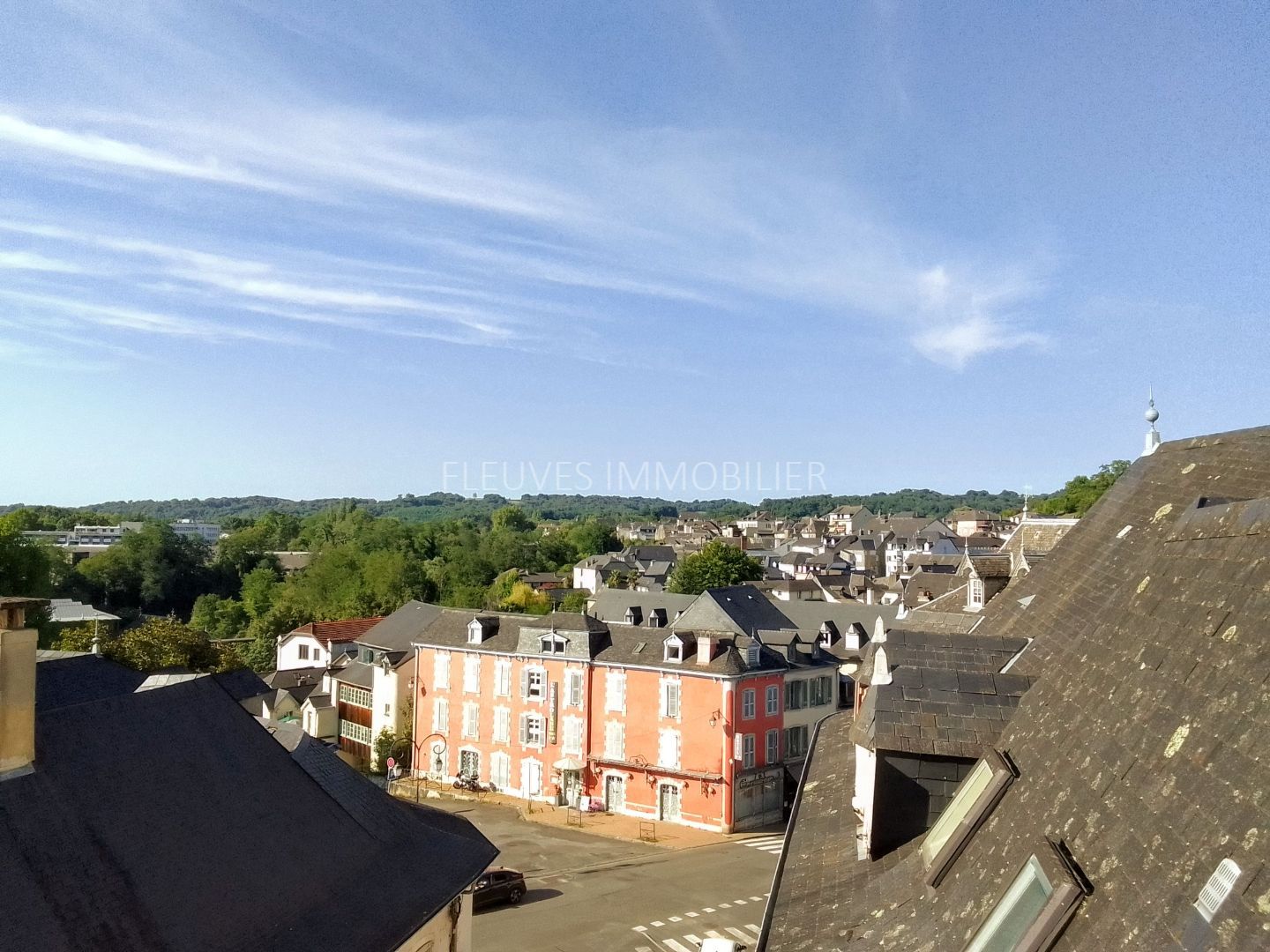 IMMEUBLE ENTIER POUR INVESTISSEMENT