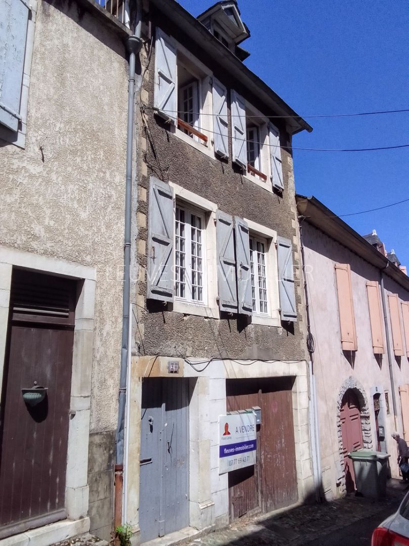 Immeuble de rapport à vendre  - 8 pièce(s) - 156m2 - Oloron-sainte-marie (64400)