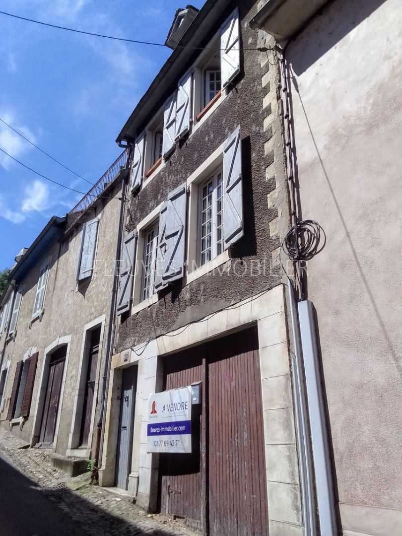 Ensemble immobilier collectif à vendre  - 4 pièce(s) - 114m2 - Oloron-sainte-marie (64400)