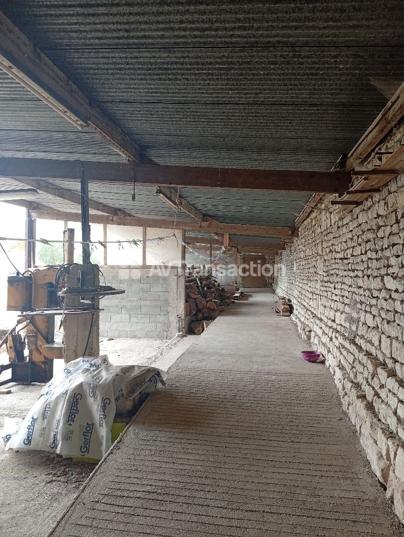 Maison à vendre  - 6 pièce(s) - 180m2 - Mirebeau (86110)