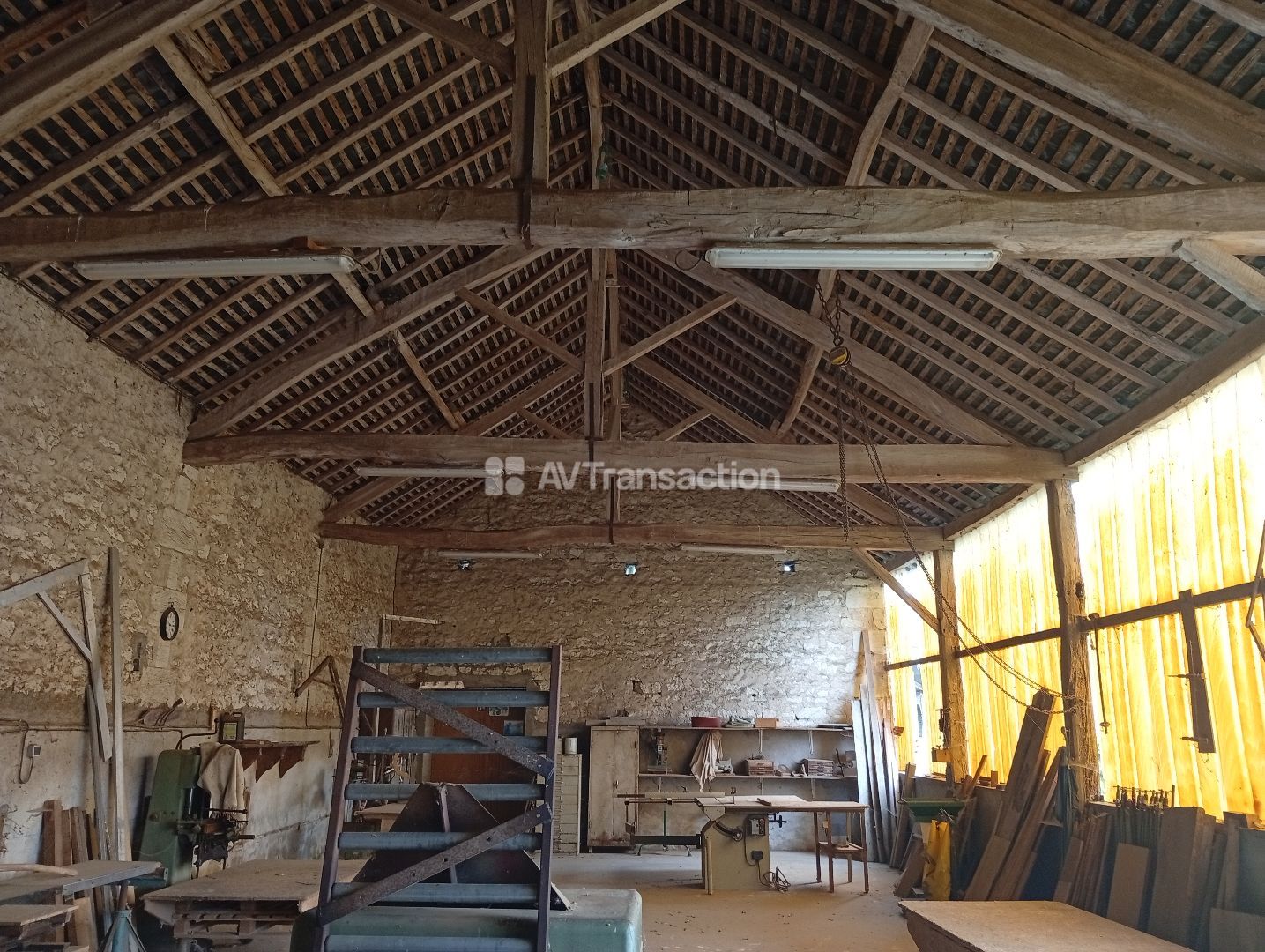 Maison à vendre  - 6 pièce(s) - 180m2 - Mirebeau (86110)