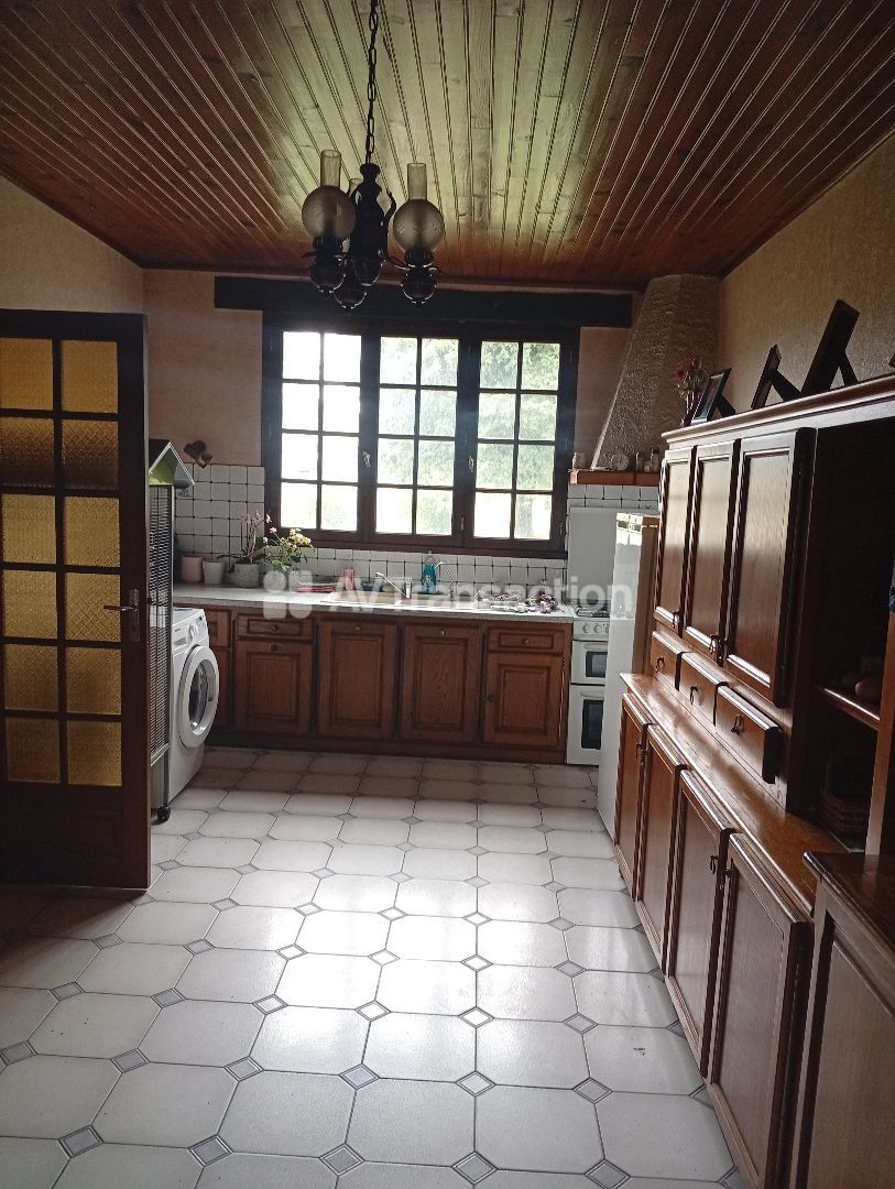 Maison à vendre  - 6 pièce(s) - 180m2 - Mirebeau (86110)