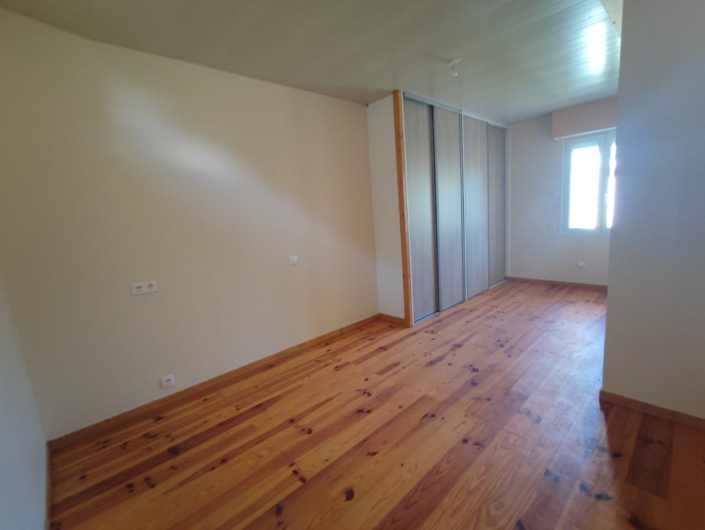 Maison à vendre  - 5 pièce(s) - 122m2 - Pons (17800)