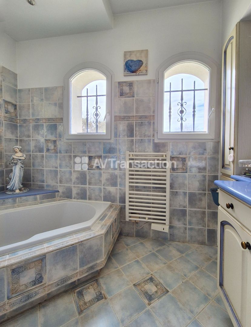 Maison à vendre  - 9 pièce(s) - 212m2 - Draguignan (83300)