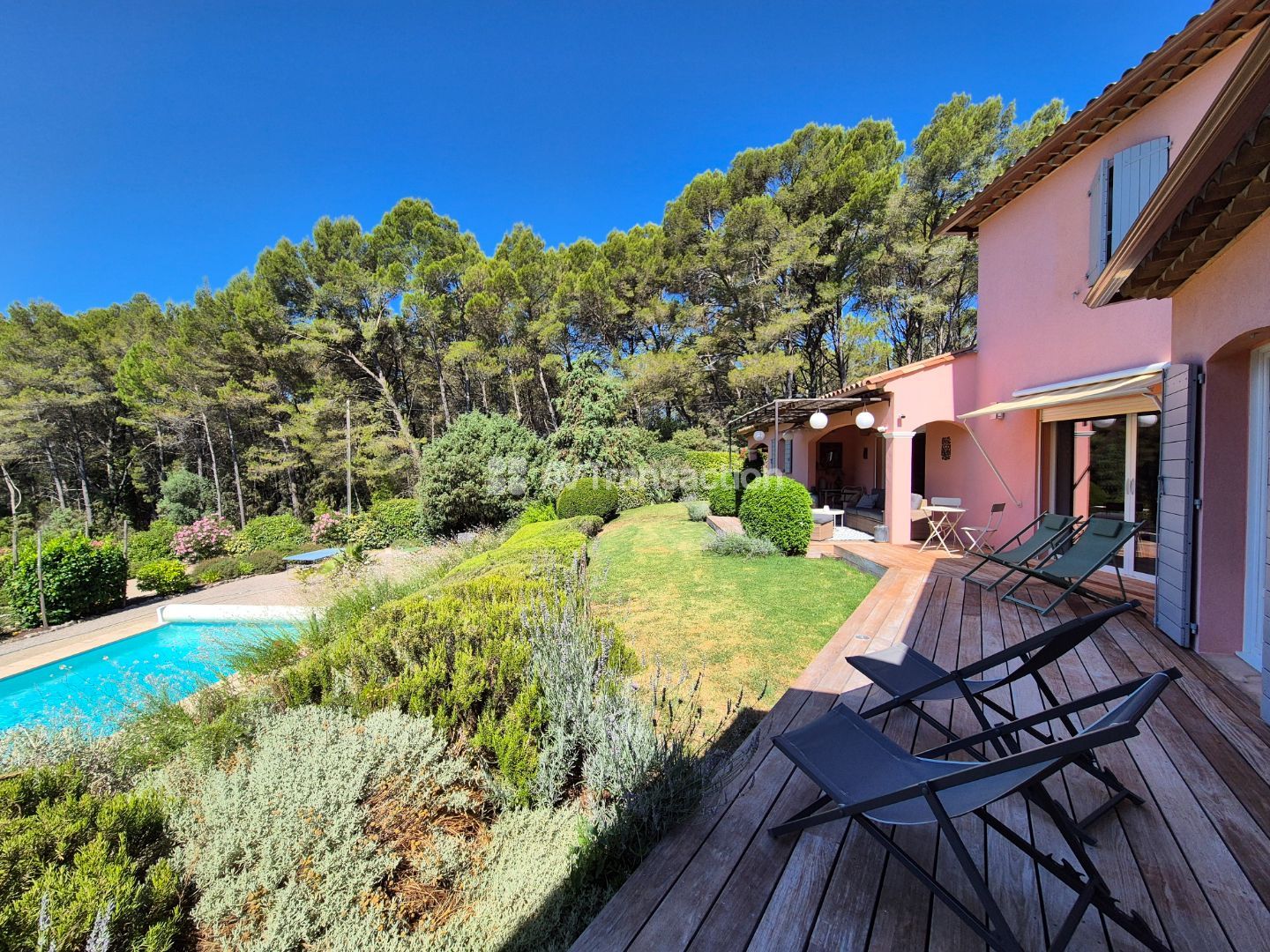 MAISON AVEC VUE DEGAGEE