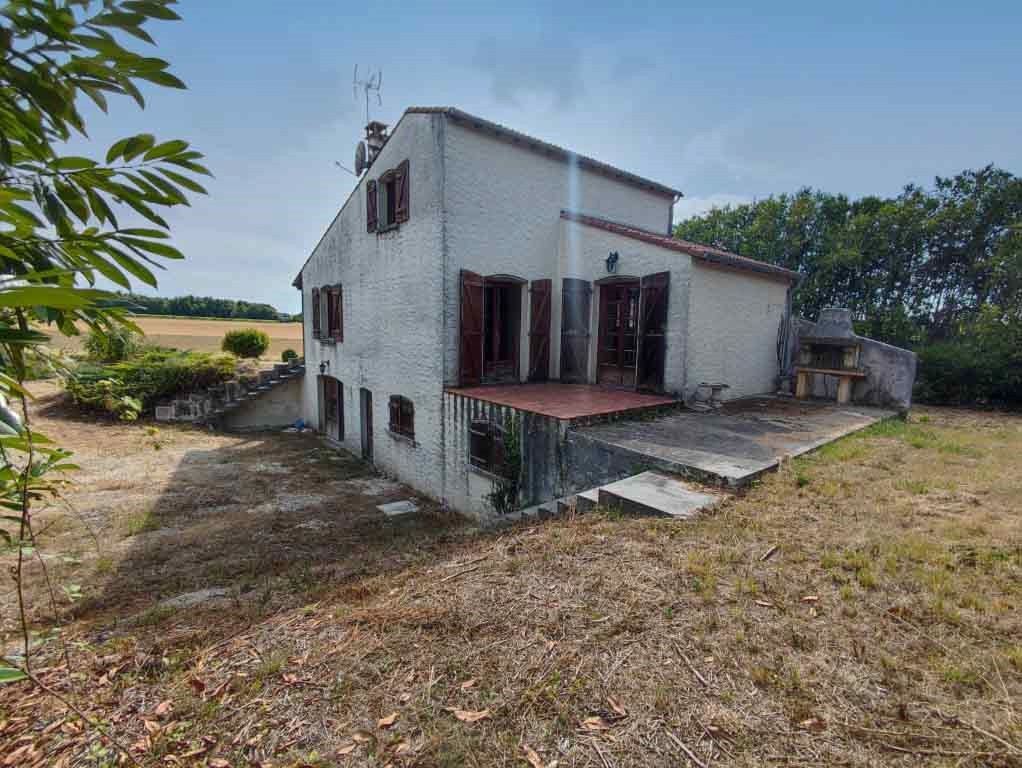 Maison à vendre  - 6 pièce(s) - 142m2 - Coulonges (17800)