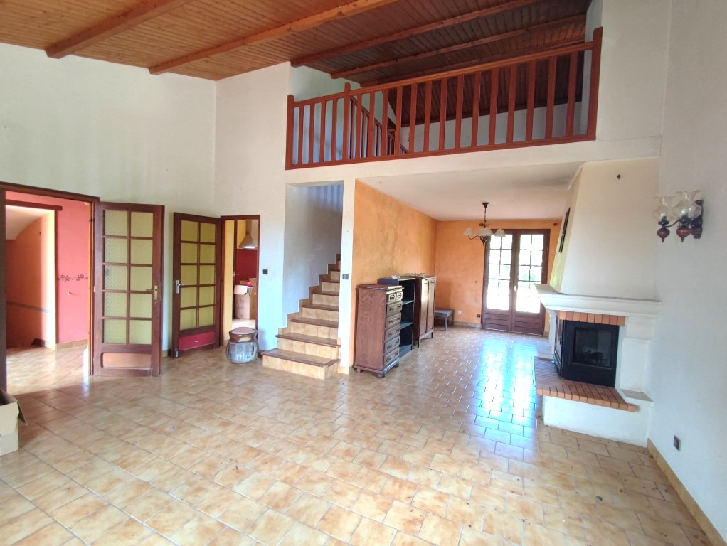 Maison à vendre  - 6 pièce(s) - 142m2 - Coulonges (17800)