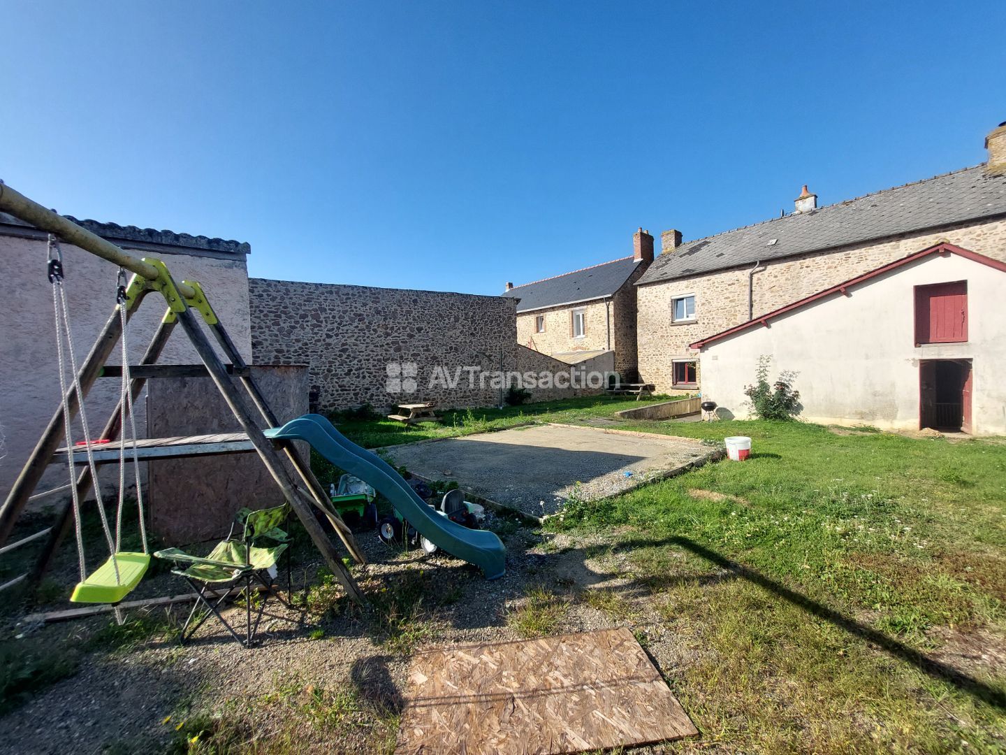 Maison à vendre  - 7 pièce(s) - 143m2 - Saint-léger (53480)