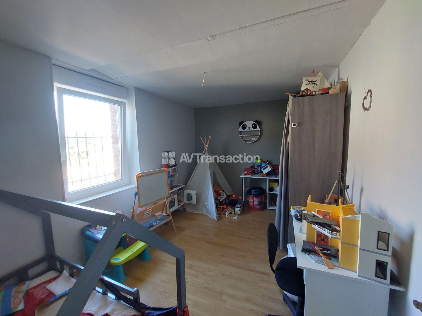 Maison à vendre  - 7 pièce(s) - 143m2 - Saint-léger (53480)