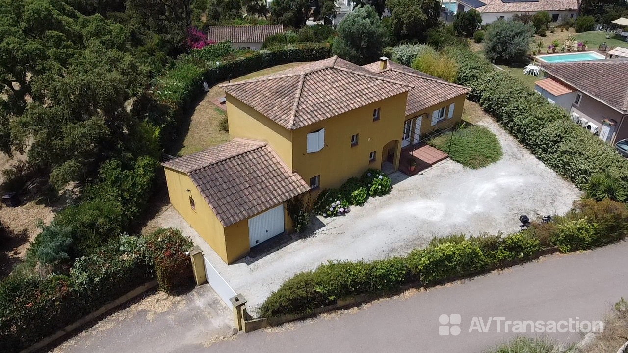 Maison à vendre  - 6 pièce(s) - 208.3m2 - Colombina (20129)