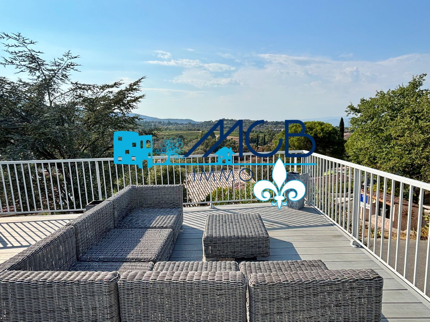 Mobil-home en bon état avec vue dégagée