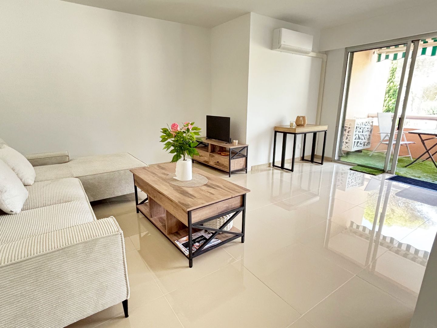 Appartement à vendre  - 2 pièce(s) - 50m2 - Saint-raphaël (83700)